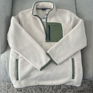 NWT Vineyard Vines Sherpa Pullover